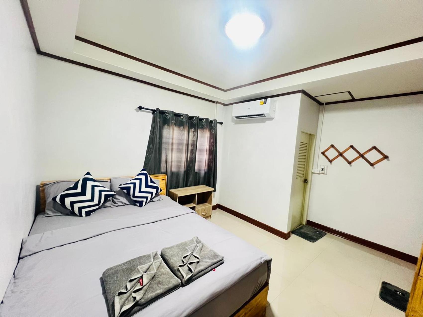 Lungwang Guest House Ban Rak Thai Bagian luar foto