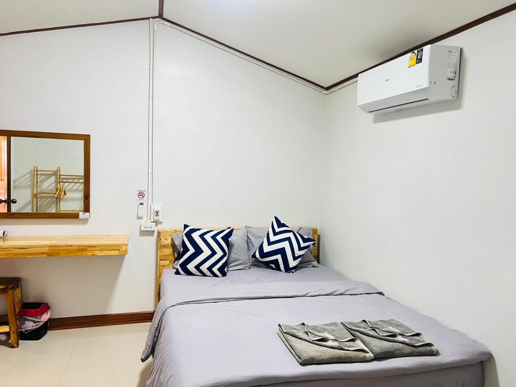 Lungwang Guest House Ban Rak Thai Bagian luar foto