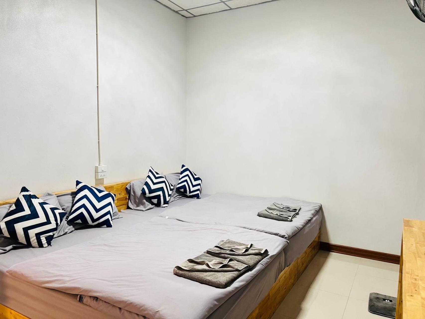 Lungwang Guest House Ban Rak Thai Bagian luar foto