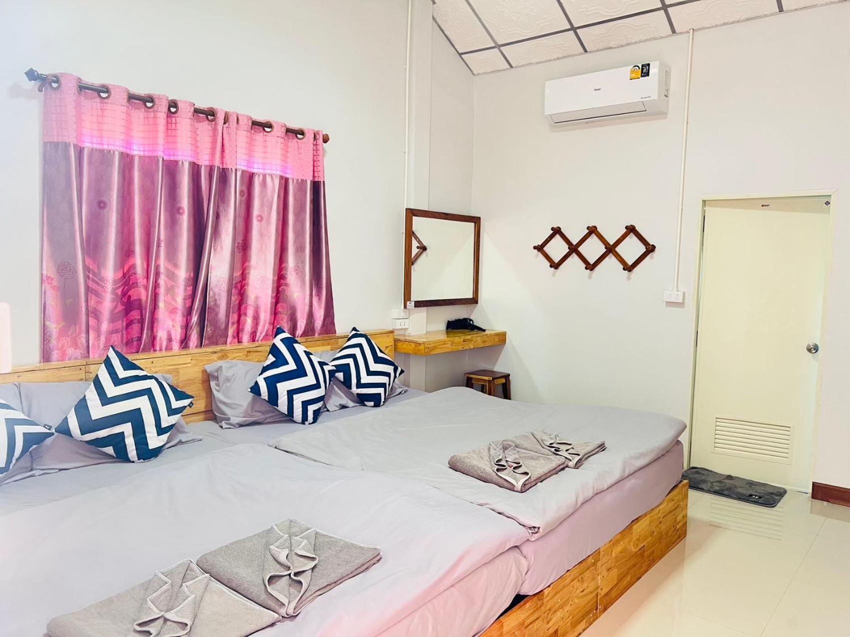 Lungwang Guest House Ban Rak Thai Bagian luar foto