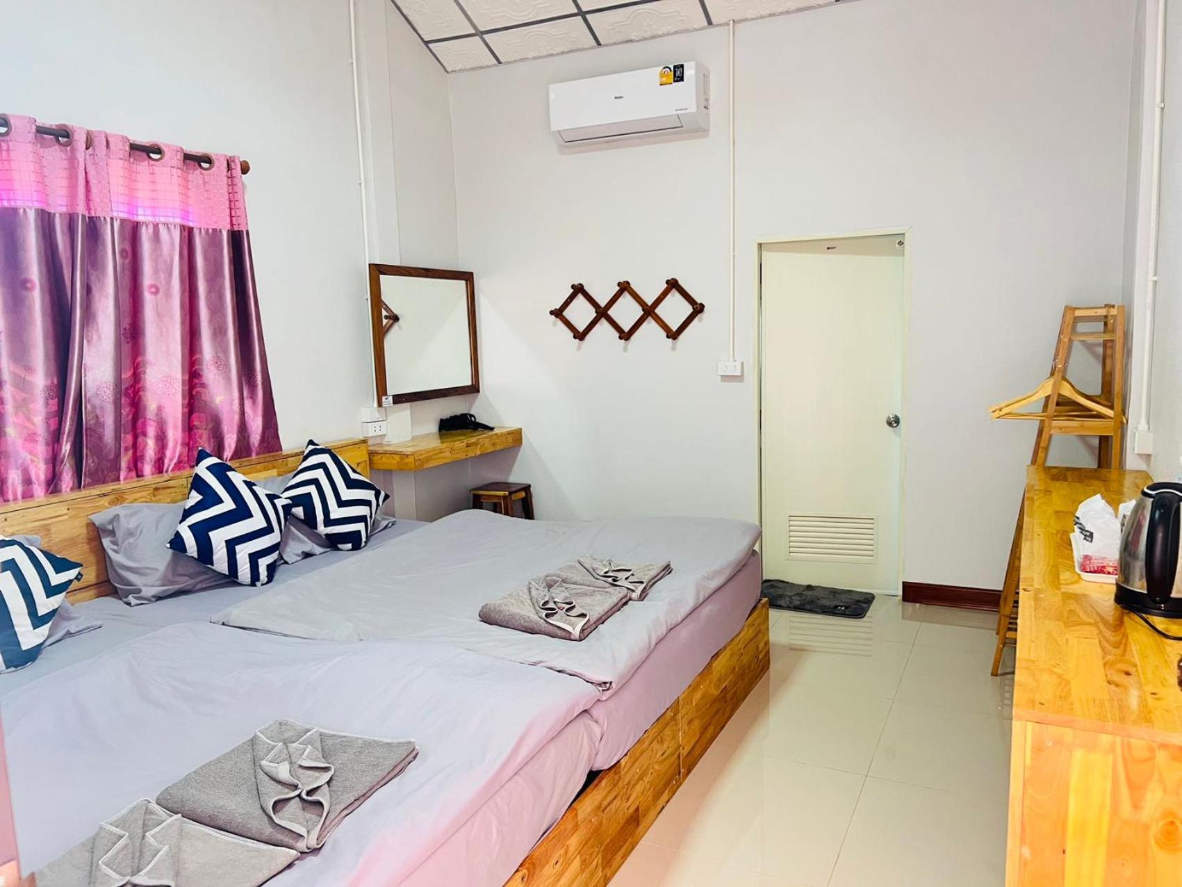 Lungwang Guest House Ban Rak Thai Bagian luar foto
