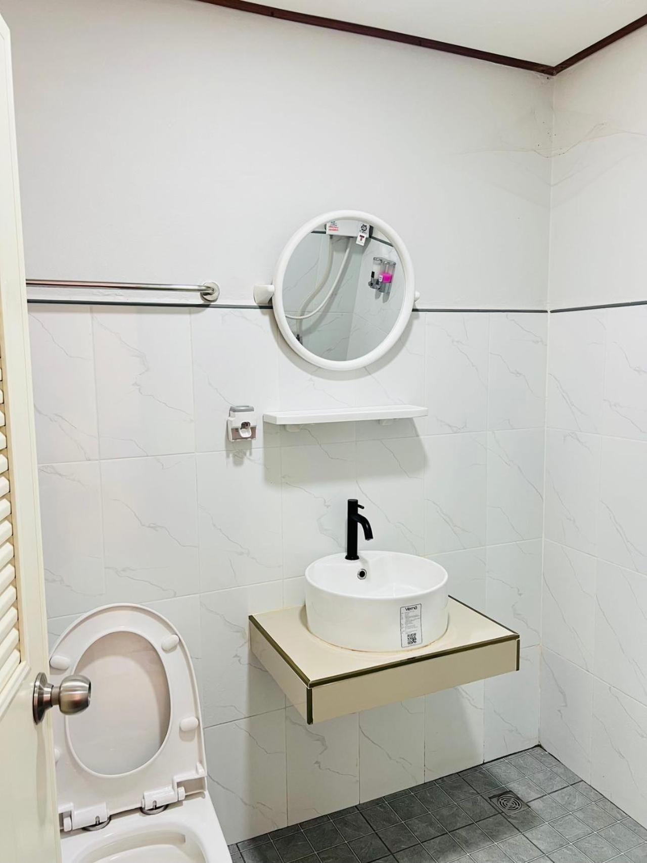 Lungwang Guest House Ban Rak Thai Bagian luar foto