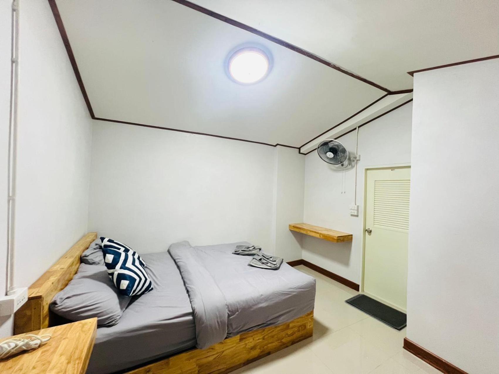 Lungwang Guest House Ban Rak Thai Bagian luar foto