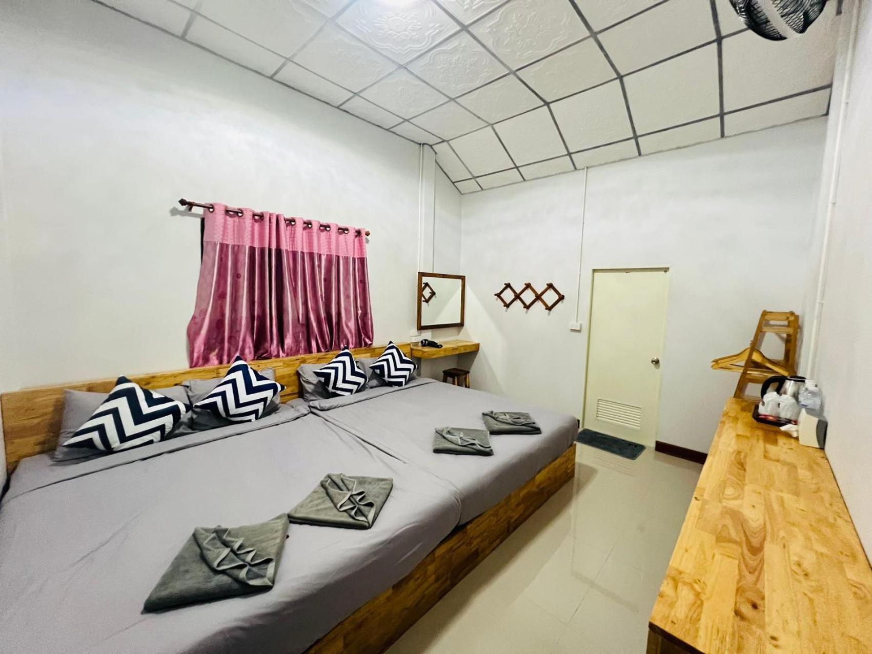 Lungwang Guest House Ban Rak Thai Bagian luar foto
