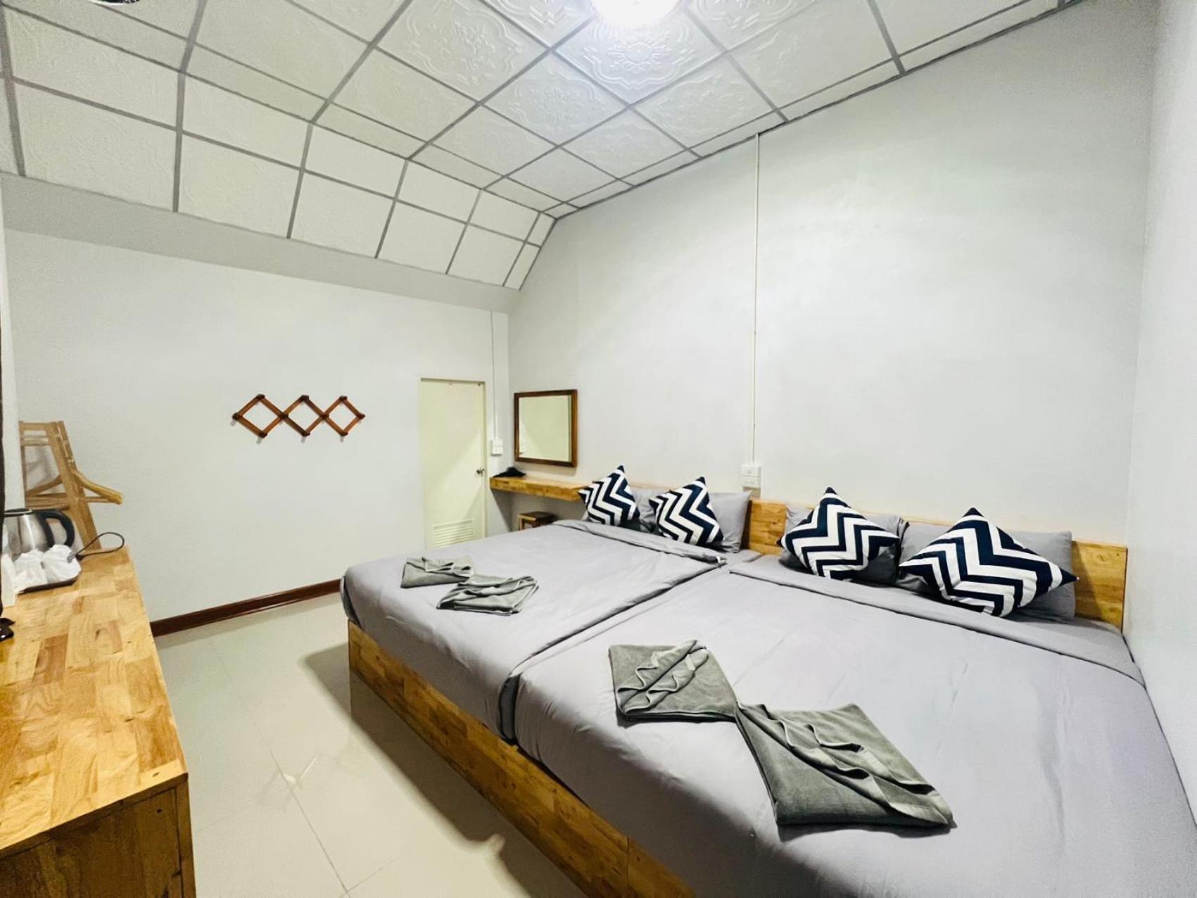 Lungwang Guest House Ban Rak Thai Bagian luar foto