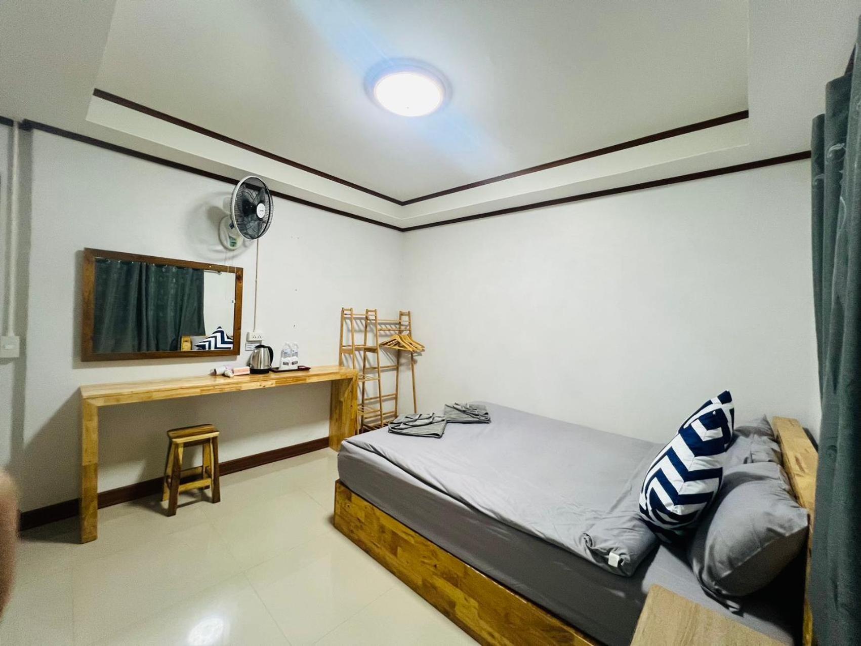 Lungwang Guest House Ban Rak Thai Bagian luar foto